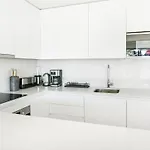 아파트 Garden With Spa, Outdoor Pool & Parking *