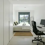 아파트 Garden With Spa, Outdoor Pool & Parking
