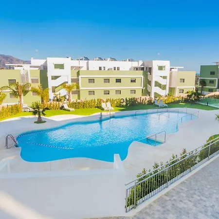 Garden With Spa, Outdoor Pool & Parking 아파트 *