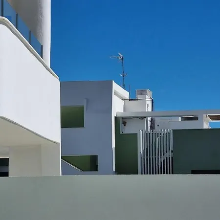 Garden With Spa, Outdoor Pool & Parking * 라칼라데미야스