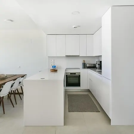 Apartment Garden With Spa, Outdoor Pool & Parking